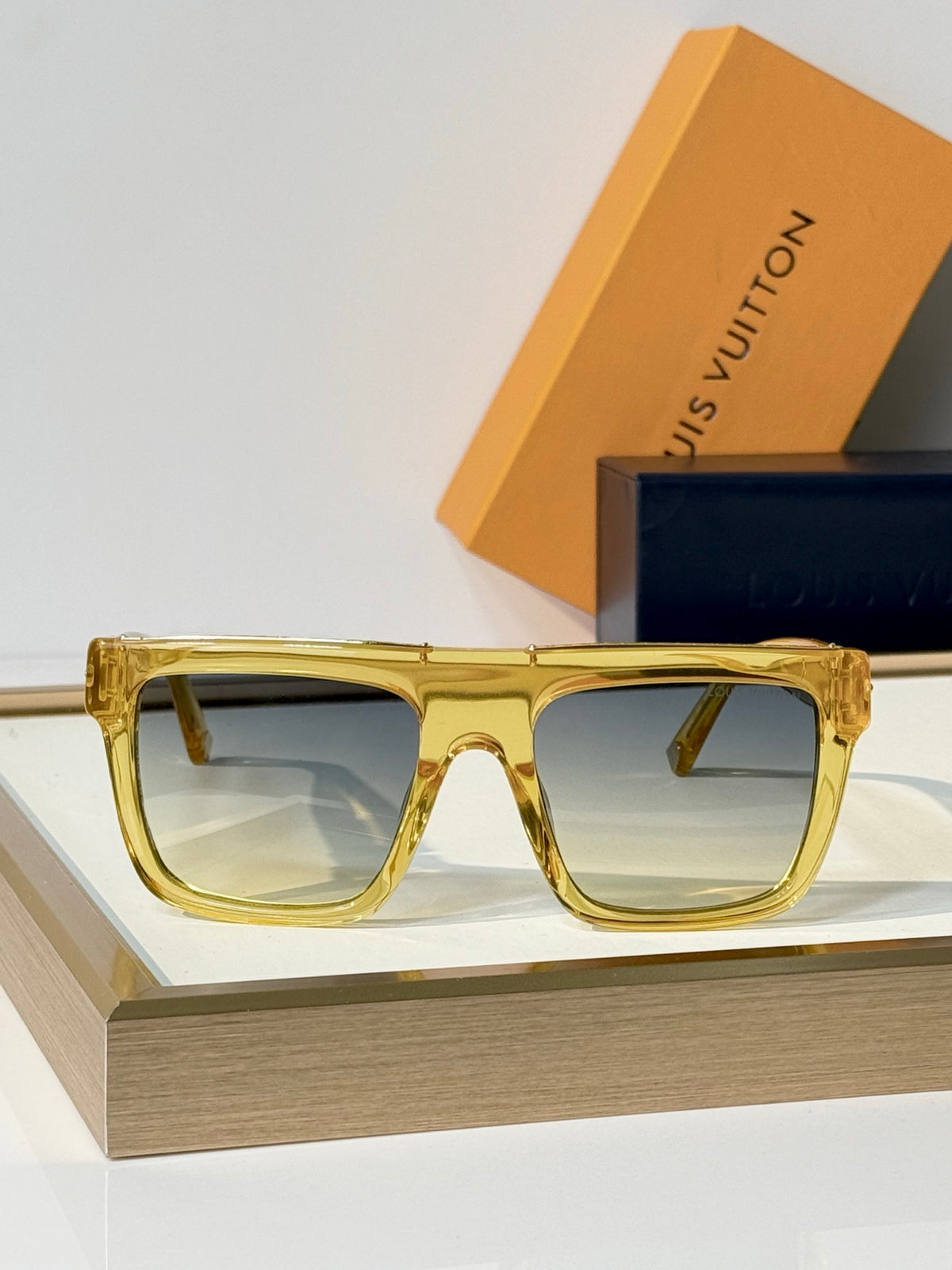 P229587973308416000