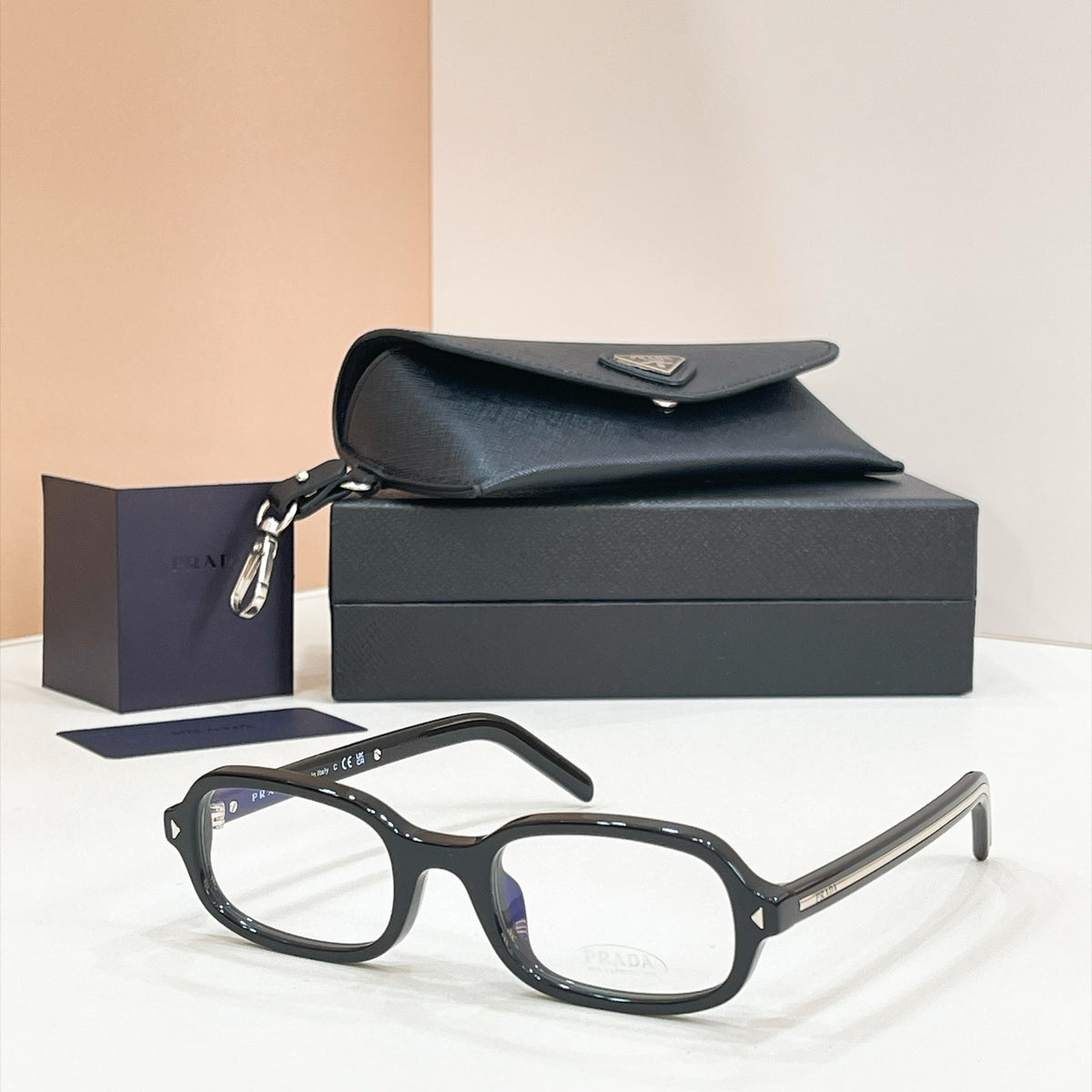 P229990654690721792